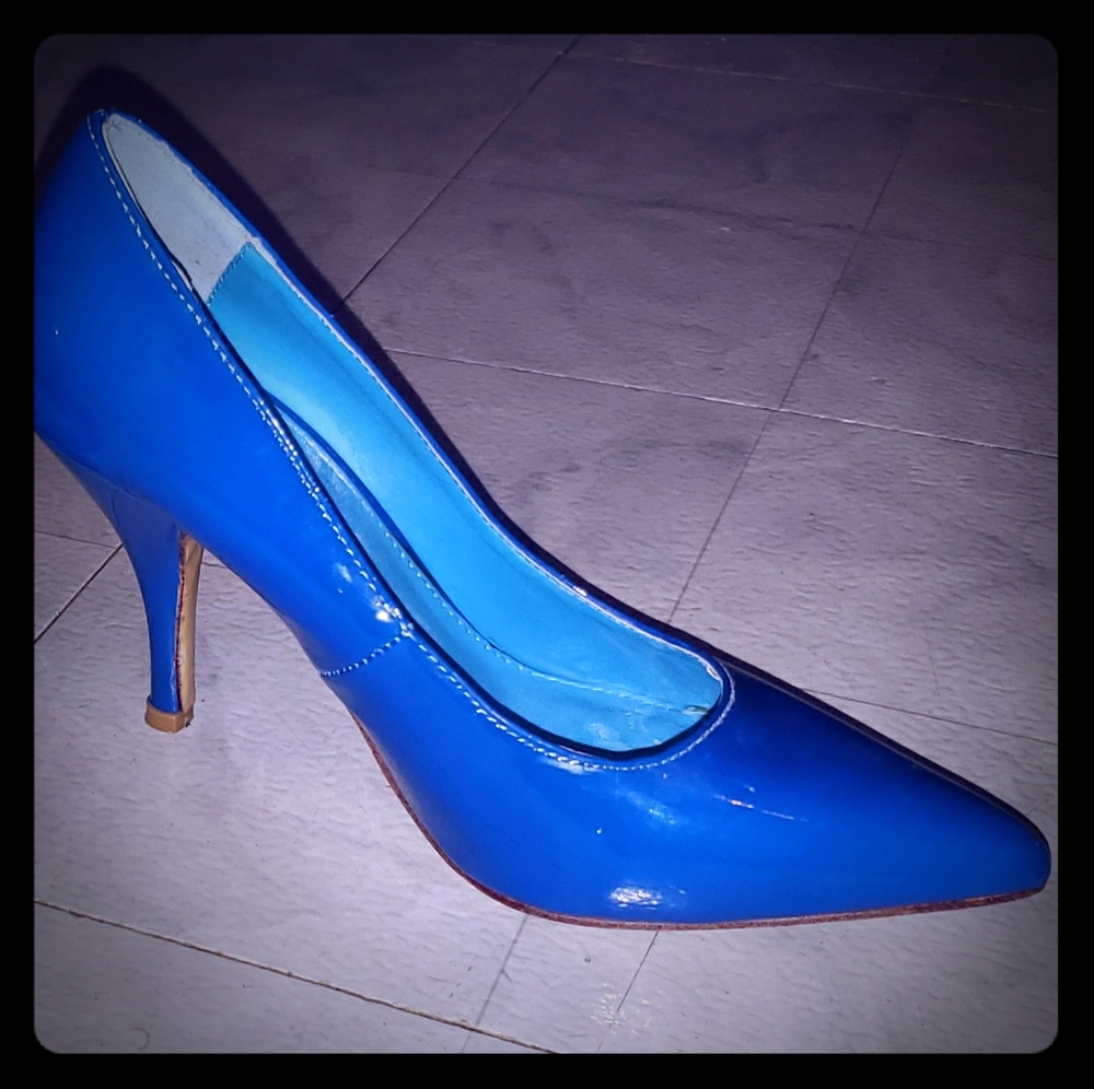 4 inch high heels bright blue excellent condition